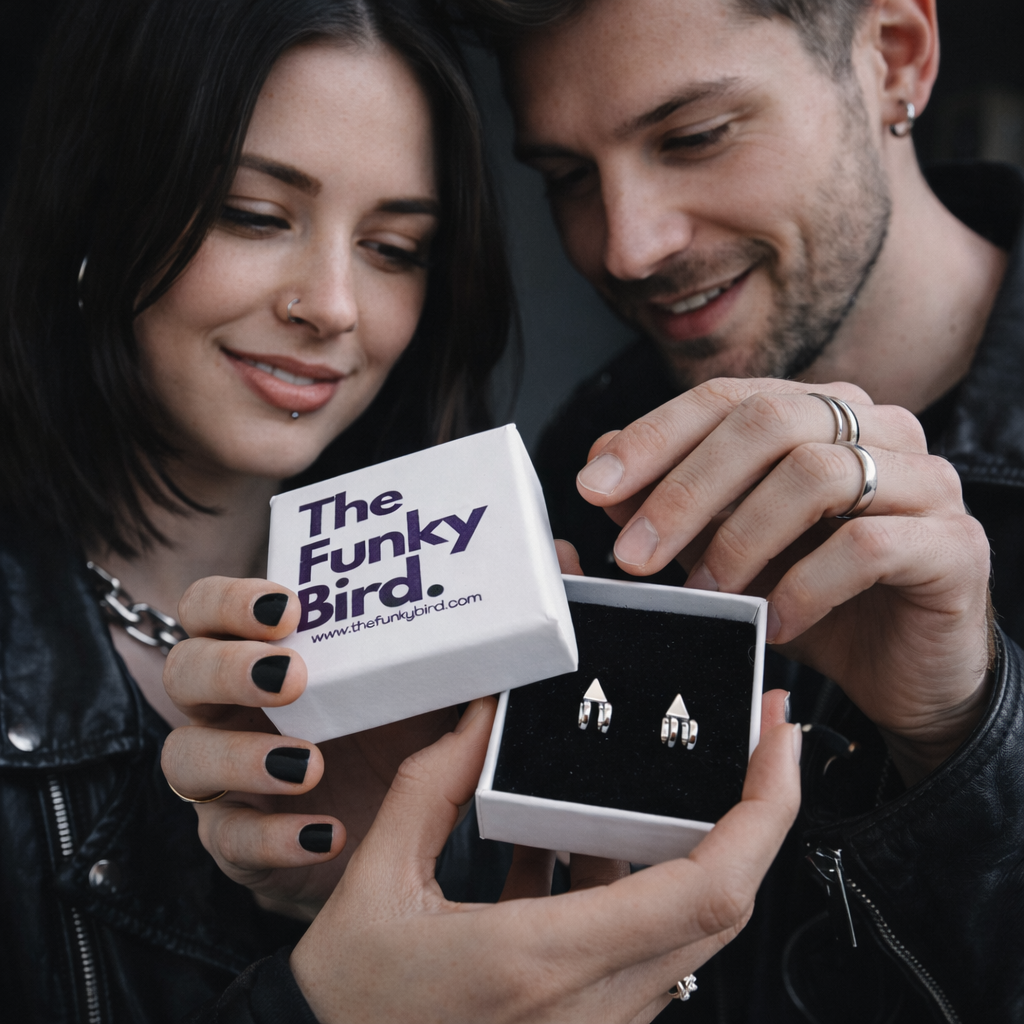 Silver Heart Chain Necklace – Dainty Paperclip Link Necklace – Minimal Heart Charm – Romantic Gift for Her – Everyday Gold Necklace - B027