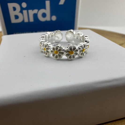 Daisy Flower Ring, cottagecore ring, daisy band, birth flower jewelry, flower ring, BFF ring, Adjustable Ring, birth flower ring, A351