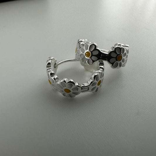 Flower Hoop Earrings in Silver Daisy Flower Hoops, Every day earrings Silver Gift for her mum sister daughter or friend, A299