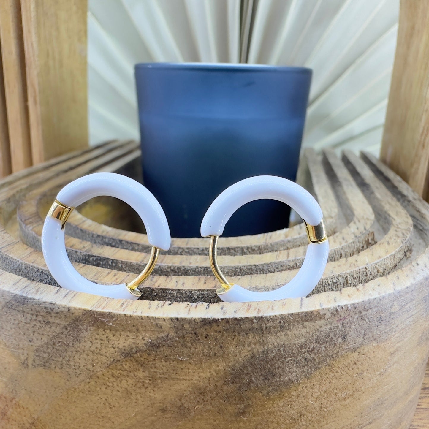 White Huggie Hoop Earrings, Chunky Earrings, white Hoop Earrings, Simple Hoop Earrings, Ice white Earrings, Minimalist, A429